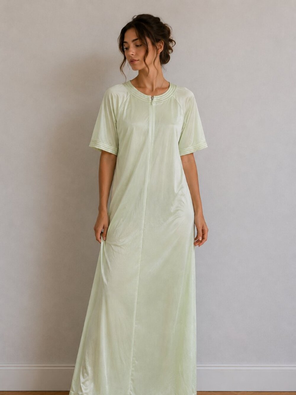 Vintage Vanity Fair Pale Green Nylon Nightgown Maxi Dress USA Women’s S Lounge S